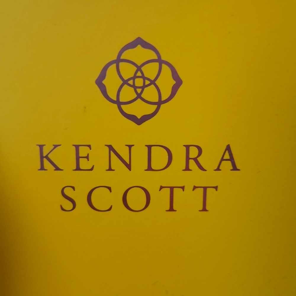 Kendra Scott Glass Necklace